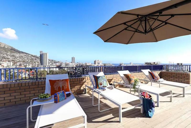 2 Bedroom Property for Sale in Sea Point Western Cape